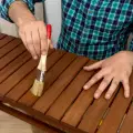 Panduan Finishing Kayu agar Warna Serat Tetap Terlihat Natural 