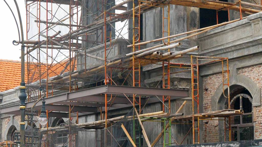 Milan Omnitect Repel untuk Courtyard Ismaya Semarang Dinding batu bata ekspos bangunan kolonial Courtyard Ismaya Group Semarang yang dilindungi Milan Omnitect Repel water repellent coating