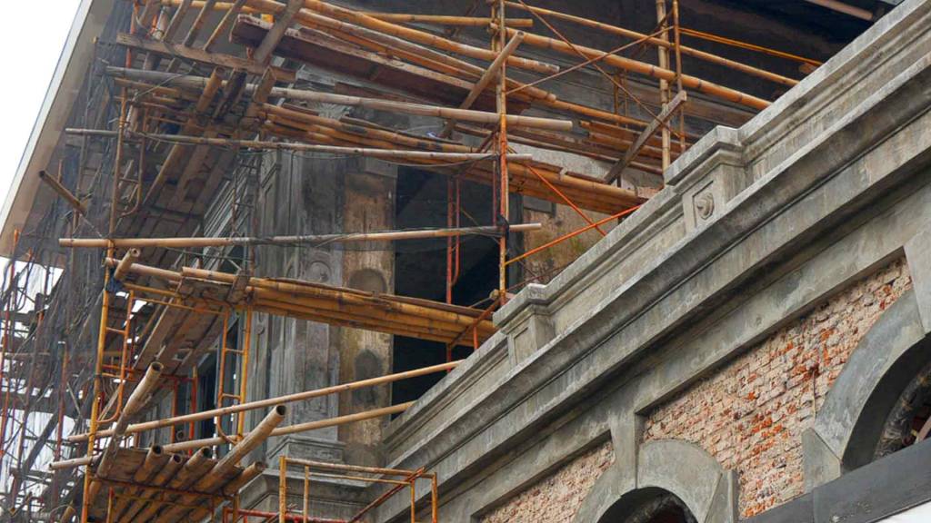 Milan Omnitect Repel untuk Courtyard Ismaya Semarang Milan Omnitect Repel invisible protection pada batu bata kuno heritage untuk mencegah air lumut jamur dan pelapukan