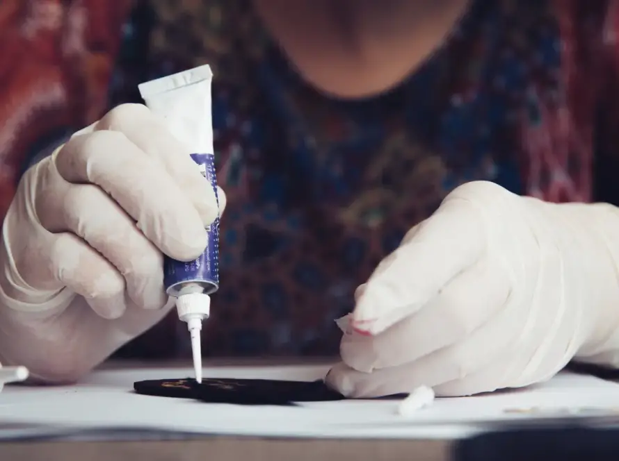 jenis-jenis adhesive industri dan penggunannya