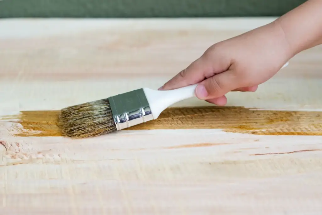 Keunggulan Lem Laminasi Kayu dalam Meningkatkan Kualitas Produk Furniture keunggulan lem laminasi kayu dalam industri furniture