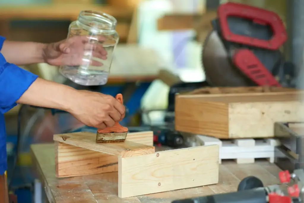 panduan finishing kayu agar warna serat tetap natural
