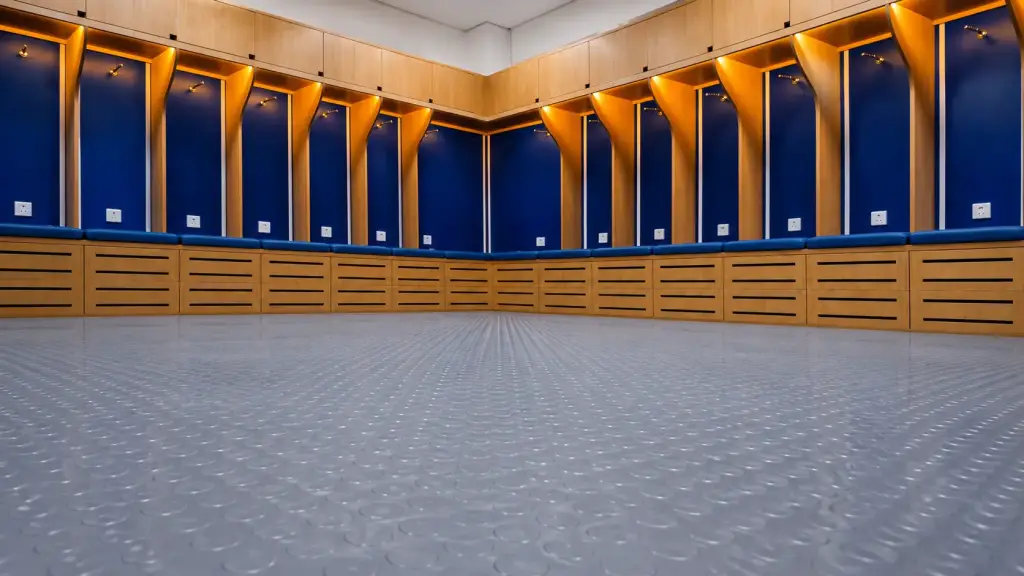 Lem Vinyl Milan Dipercaya untuk Pemasangan Karpet di Ruang Ganti Pemain Stadion Jatidiri Semarang pemasangan karpet pada ruang ganti pemain stadion jatidiri semarang dengan memanfaatkan lem vinyl Milan yang memiliki daya rekat super kuat