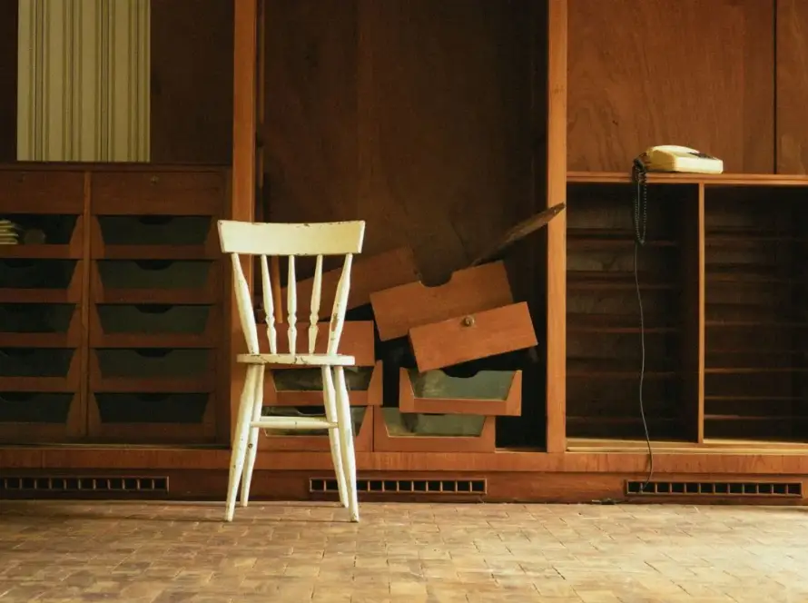 penyebab furniture kayu rusak dan cara meningkatkan ketahanannya