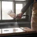 Apa Keuntungan Menggunakan Sanding Sealer Sebelum Mengaplikasikan Top Coat?